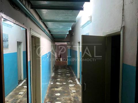 комерційна за адресою Привокзальна вул., 12а