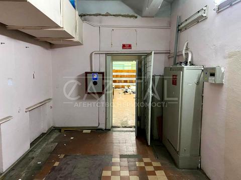 комерційна за адресою Привокзальна вул., 12а