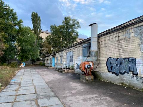 комерційна за адресою Привокзальна вул., 12а