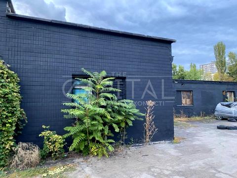 комерційна за адресою Привокзальна вул., 12а