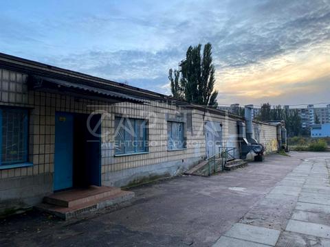 комерційна за адресою Привокзальна вул., 12а