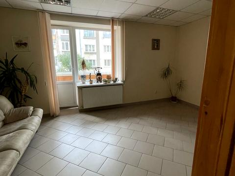 комерційна за адресою Князя Острозького вул., 46