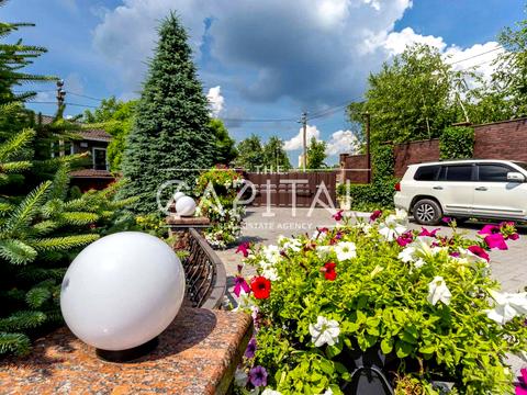 будинок за адресою Миколи Миклухи-Маклая вул. (Дежнєва)