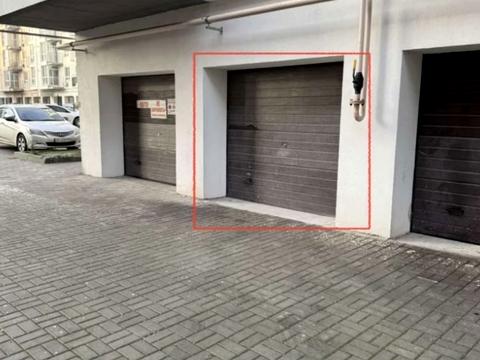 паркоместо по адресу Сімейна ул., 5