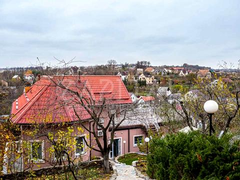 дом по адресу Центральна