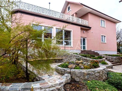 дом по адресу Центральна