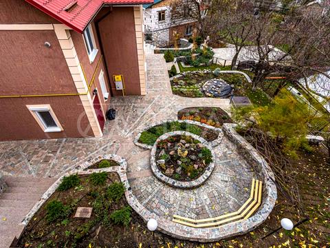 дом по адресу Центральна