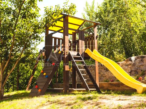 дом по адресу Центральна