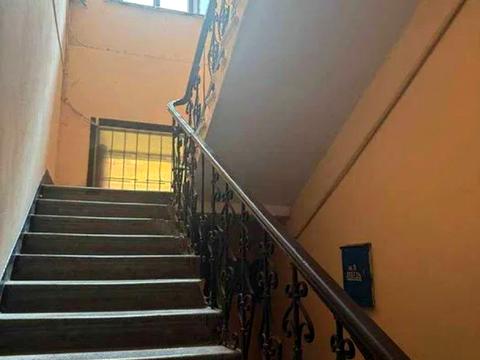 комерційна за адресою Ніжинська вул., 23
