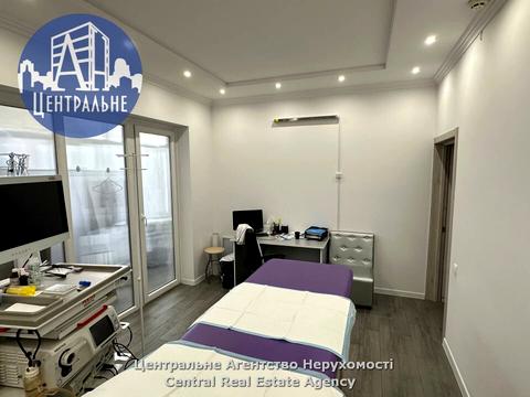 комерційна за адресою Руданського вул., 24