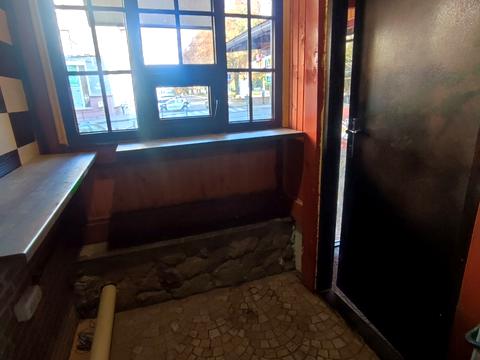 комерційна за адресою Князя Острозького вул., 1