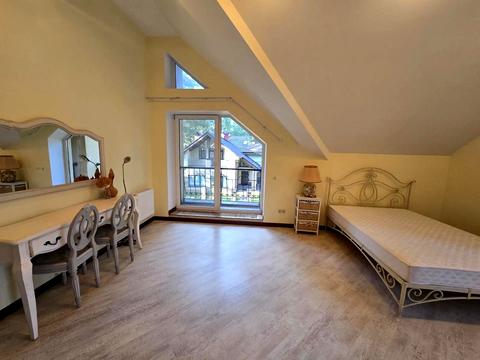 будинок за адресою Набережна вул.