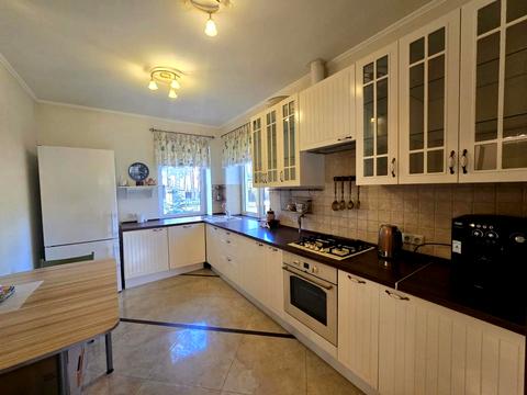 будинок за адресою Набережна вул.