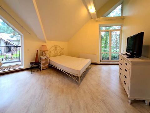 будинок за адресою Набережна вул.