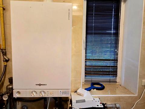 будинок за адресою Набережна вул.