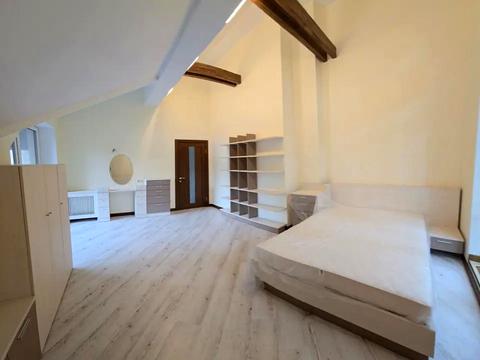 будинок за адресою Набережна вул.