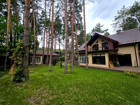 будинок за адресою Набережна вул.