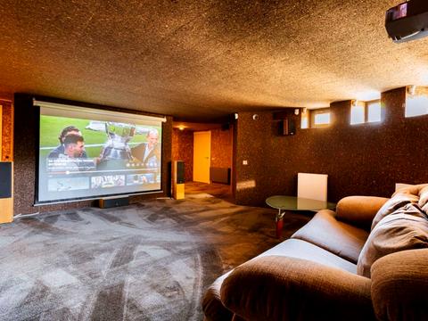 дом по адресу  ул.