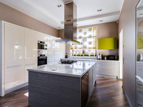 дом по адресу  ул.