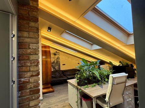 комерційна за адресою Дмитра Яворницького просп. (Карла Маркса), 42