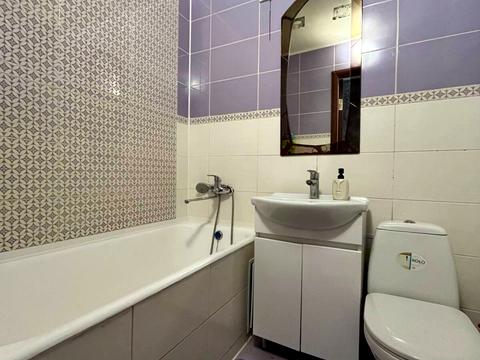 квартира за адресою Кам'янецька вул., 103