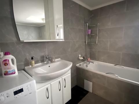 будинок за адресою Центральна, 111