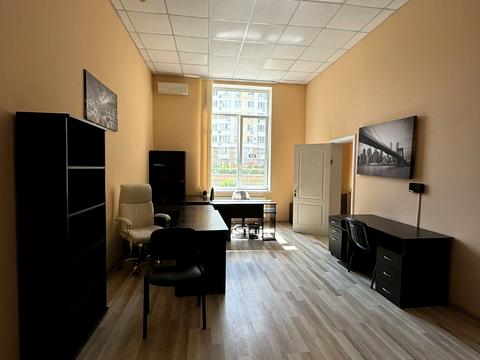 комерційна за адресою Незалежності вул., 11/5