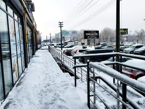 комерційна за адресою Бакинська вул., 11