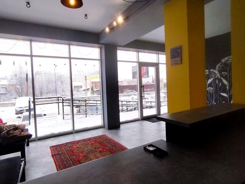 комерційна за адресою Бакинська вул., 11