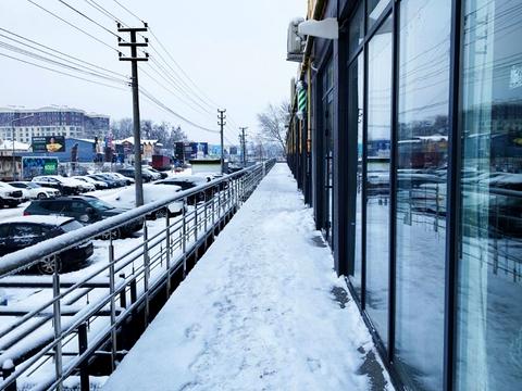 комерційна за адресою Бакинська вул., 11