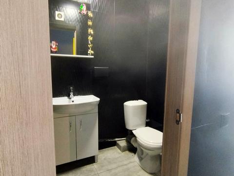 комерційна за адресою Бакинська вул., 11