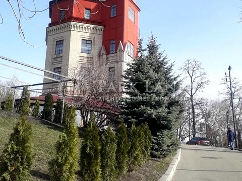 комерційна за адресою Михайла Грушевського вул., 1в