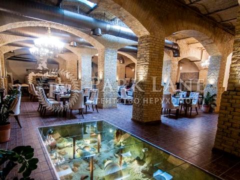 коммерческая по адресу Михаила Грушевского ул., 1в