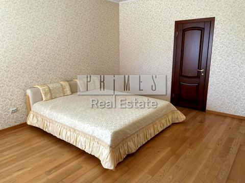 будинок за адресою Центральної Ради вул.