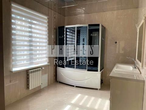 будинок за адресою Центральної Ради вул.