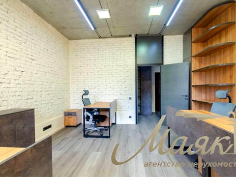 комерційна за адресою Джона Маккейна вул. (Івана Кудрі), 26