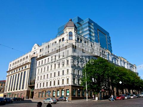 комерційна за адресою Богдана Хмельницького вул., 19