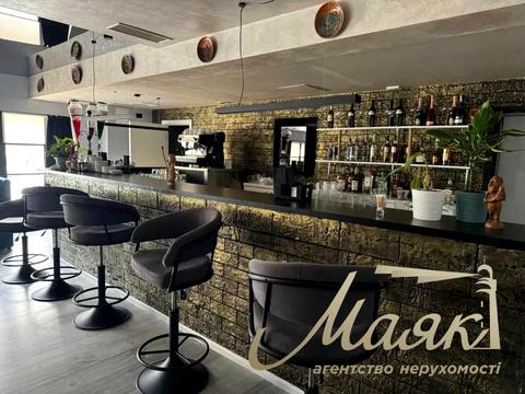 комерційна за адресою Бессарабська пл., 2