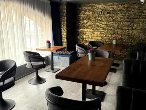 комерційна за адресою Бессарабська пл., 2