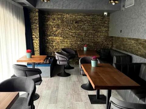 комерційна за адресою Бессарабська пл., 2