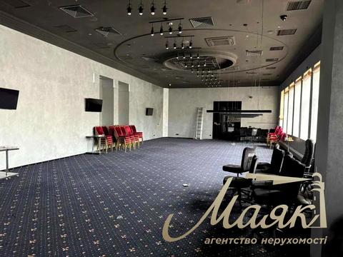 комерційна за адресою Бессарабська пл., 2