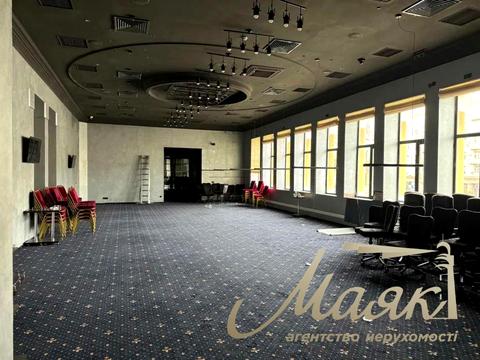 комерційна за адресою Бессарабська пл., 2