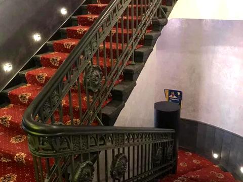 комерційна за адресою Бессарабська пл., 2