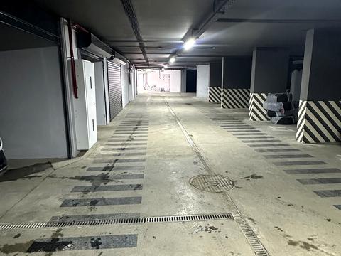 паркоместо по адресу Кузьмы Минина ул., 20