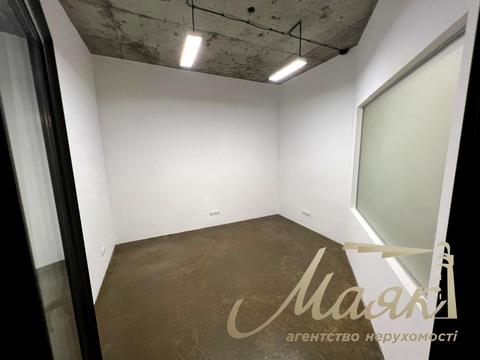 комерційна за адресою Велика Васильківська вул. (Червоноармійська), 72