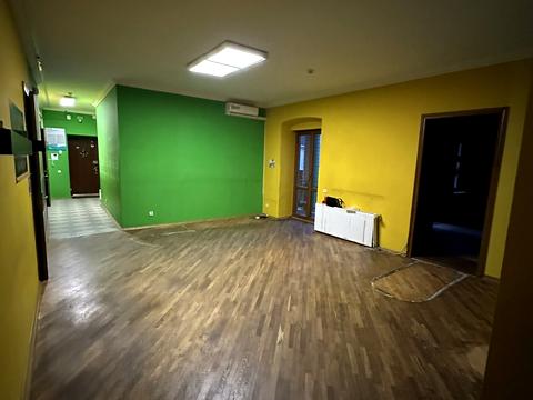 коммерческая по адресу Братьев Рогатинцев ул., 18