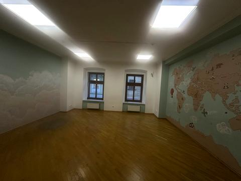 коммерческая по адресу Братьев Рогатинцев ул., 18