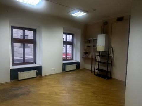 коммерческая по адресу Братьев Рогатинцев ул., 18