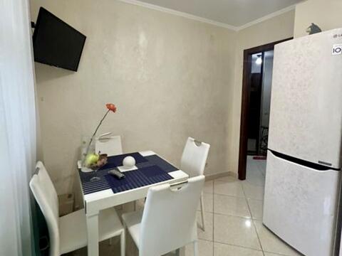 квартира за адресою Коновальця вул., 15