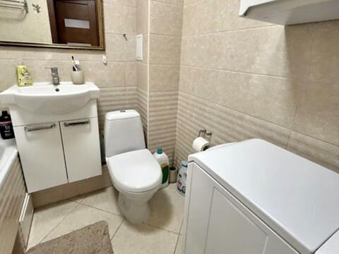 квартира за адресою Коновальця вул., 15